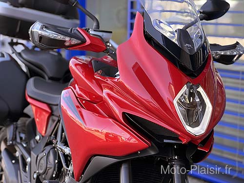 MV Agusta MV Agusta Turismo Veloce R Motorradvermietung Frankreich